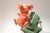 Modelage des pattes, mais sans les sabots, qui devront venir s‘appuyer sur le filet. ...Grossière erreur... Ils seront beaucoup plus difficiles à faire une fois le filet en place, et exigeront un passage supplémentaire au four du très fragile assemblage...avec la casse du filet pour résultat.